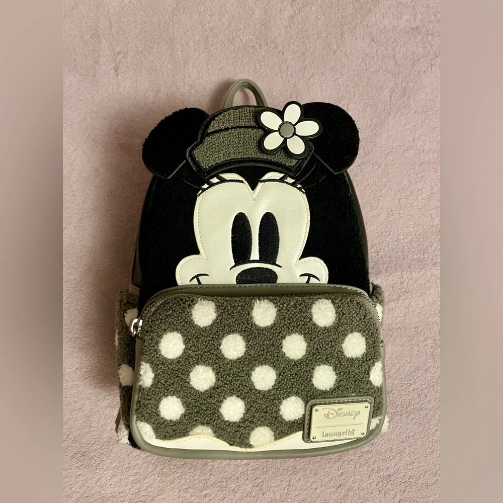 Loungefly Black and White Minnie Mouse Backpack - Picture 1 of 6